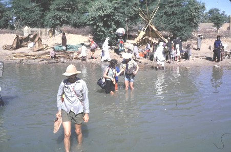 dicembre 1981 - Tinbouctou (Mali) fiume Niger, imbarco a Kabara in direzione Mopti (c) Marco Vasta